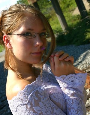 Love Leia xxx photo collection featuring Love Leia showing sexy body