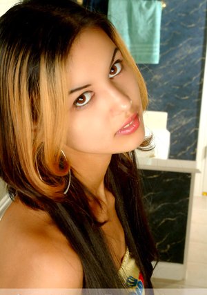 Teen Flood invite you to explore a free photos with Baby has a well-done body