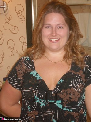 TAC Amateurs are excited to present you with a xxx picture gallery showcasing Gangbang Momma in sucking dick scene